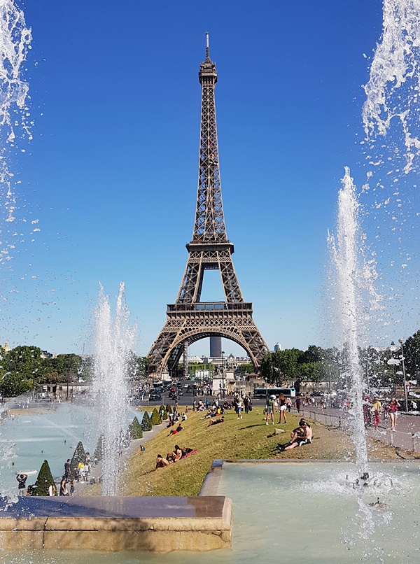 오늘날의 에펠탑 모습