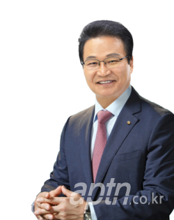 김용판 의원.