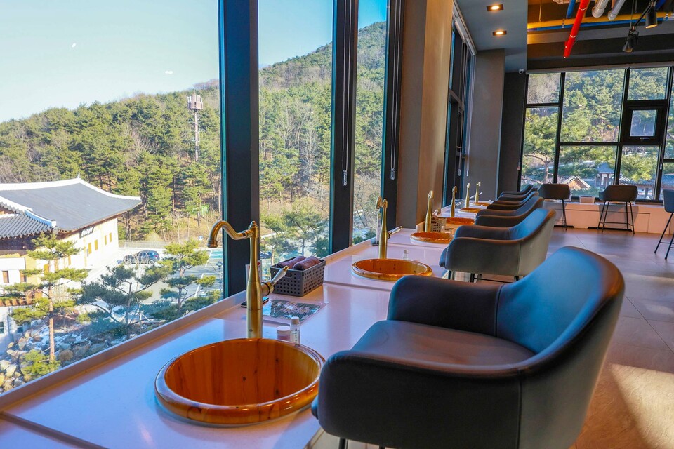 피로가 싹 사라지는 한방족욕장