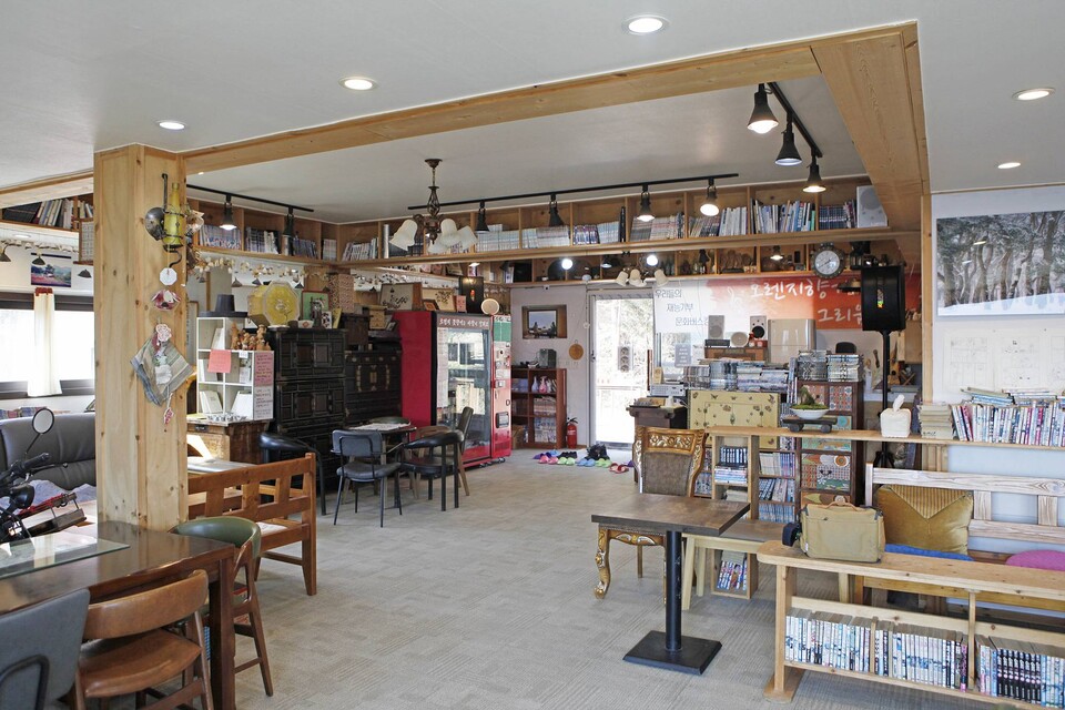 오렌지꽃향기는바람에날리고 무인카페 내부