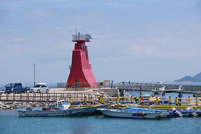 선유도 선유3구에 있는 기도등대는 어민의 안전을 기원한다