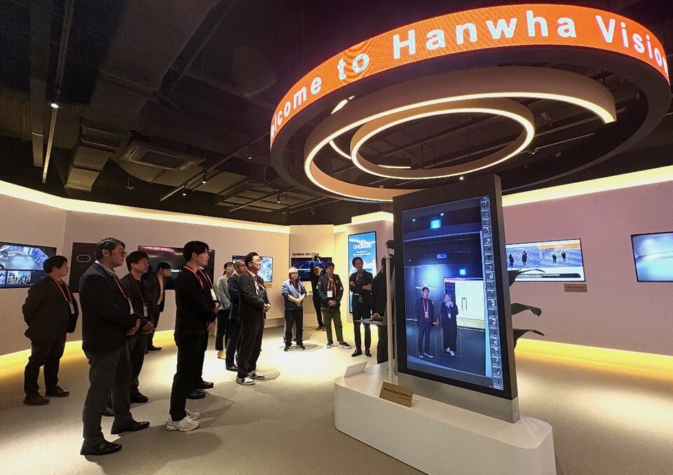 한화비전이 우수 파트너와 함께하는 ‘2025 파트너스 데이(Partners Day)’를 개최했다. [사진=한화비전]